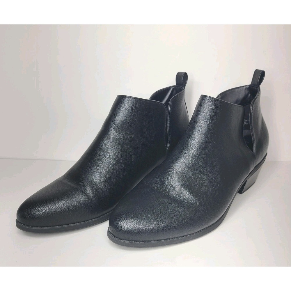Lane Bryant Ankle Booties 9.5W V-Notched Topline Black Faux Leather Low Heel EUC